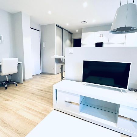 Le White Cosy A 5 Minutes Du Lac Avec Parking Privatif Gratuit Annecy Exterior foto