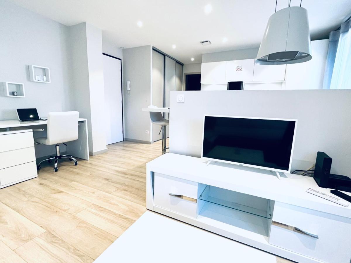 Le White Cosy A 5 Minutes Du Lac Avec Parking Privatif Gratuit Annecy Exterior foto